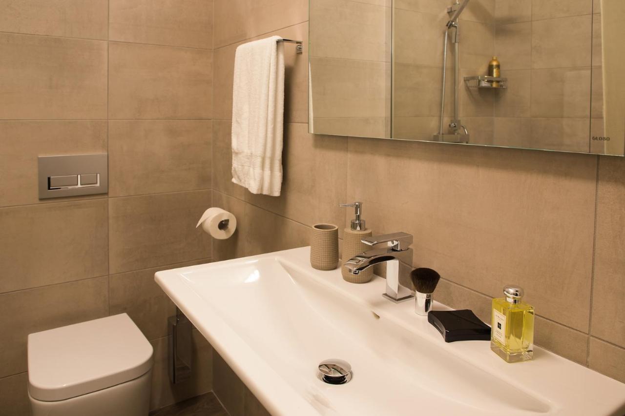 Aldila Art Rooms, Apartment And Vacation House Шмартно Екстериор снимка