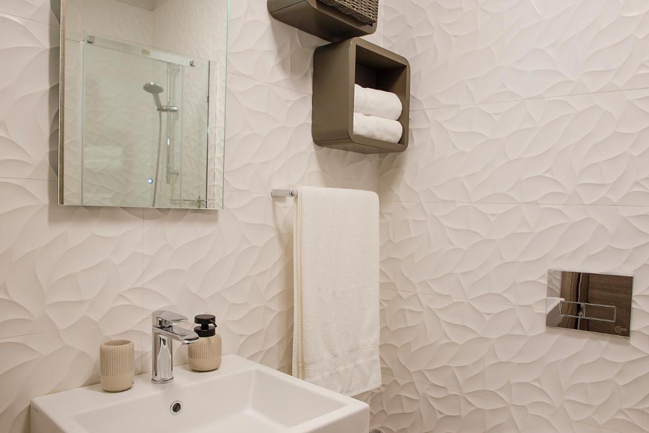 Aldila Art Rooms, Apartment And Vacation House Шмартно Екстериор снимка