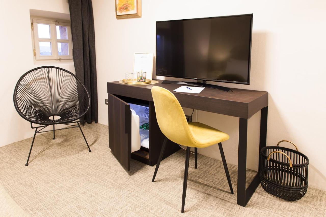 Aldila Art Rooms, Apartment And Vacation House Шмартно Екстериор снимка