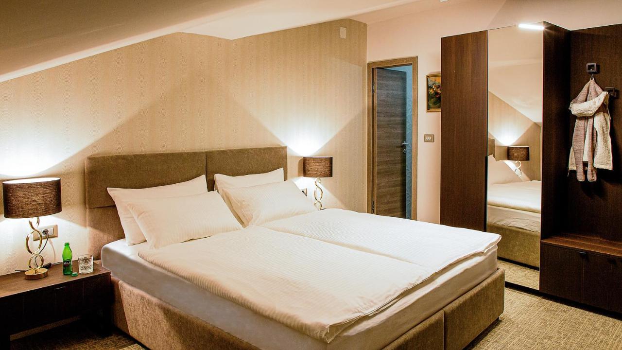 Aldila Art Rooms, Apartment And Vacation House Шмартно Екстериор снимка